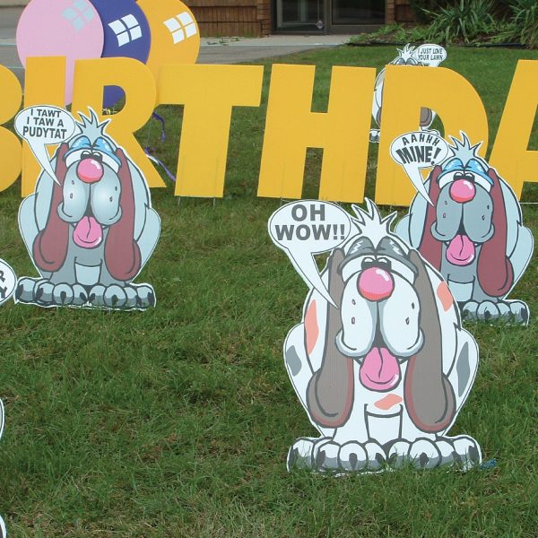 dogs2_yard_greetings_lawn_signs_cards_happy_birthday_hoppy_over_hill
