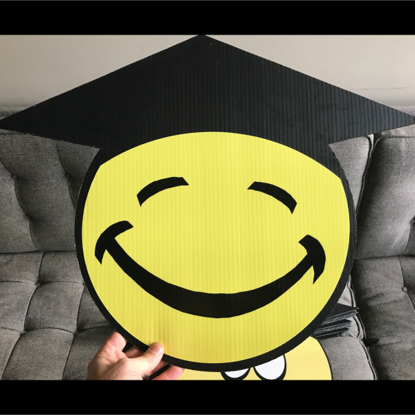gs12_graduation_smiley_face_emoji_yard_greetings_lawn_signs_cards_happy_birthday_hoppy_over_hill