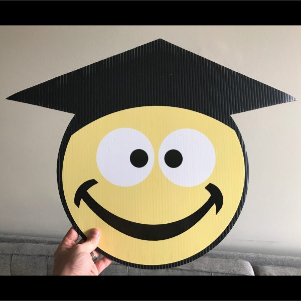 gs2_graduation_smiley_face_emoji_yard_greetings_lawn_signs_cards_happy_birthday_hoppy_over_hill
