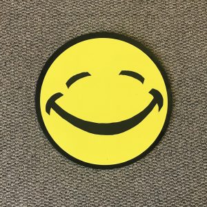 smiley_face_sm10_yard_greetings_cards_lawn_signs_happy_birthday_over_hill_anniversary