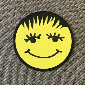 smiley_face_sm12_yard_greetings_cards_lawn_signs_happy_birthday_over_hill_anniversary