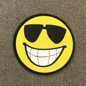 smiley_face_sm1_yard_greetings_cards_lawn_signs_happy_birthday_over_hill_anniversary