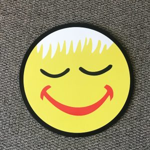 smiley_face_sm7_yard_greetings_cards_lawn_signs_happy_birthday_over_hill_anniversary