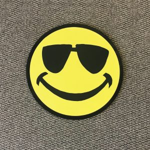 smiley_face_sm9_yard_greetings_cards_lawn_signs_happy_birthday_over_hill_anniversary