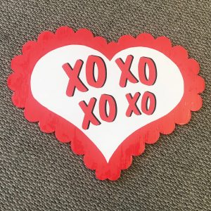 xo_xo_hearts_love_yard_greetings_cards_lawn_signs_happy_birthday_over_hill_anniversary