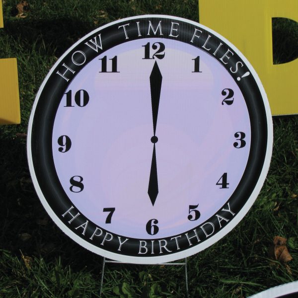 clock_5_yard_greetings_lawn_signs_cards_happy_birthday_hoppy_over_hill