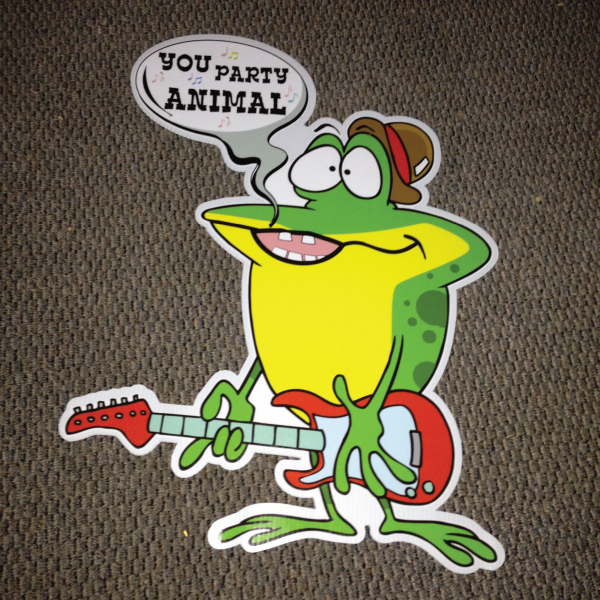 frog_left_party_animal_hoppy_birthday_yard_greetings_lawn_signs_cards_happy_over_hill