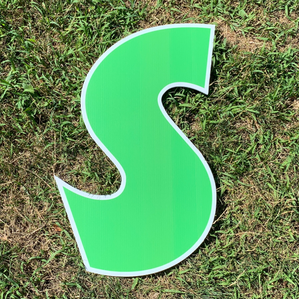 green letter s yard greetings cards corrugated plastic coroplast happy birthday lawn